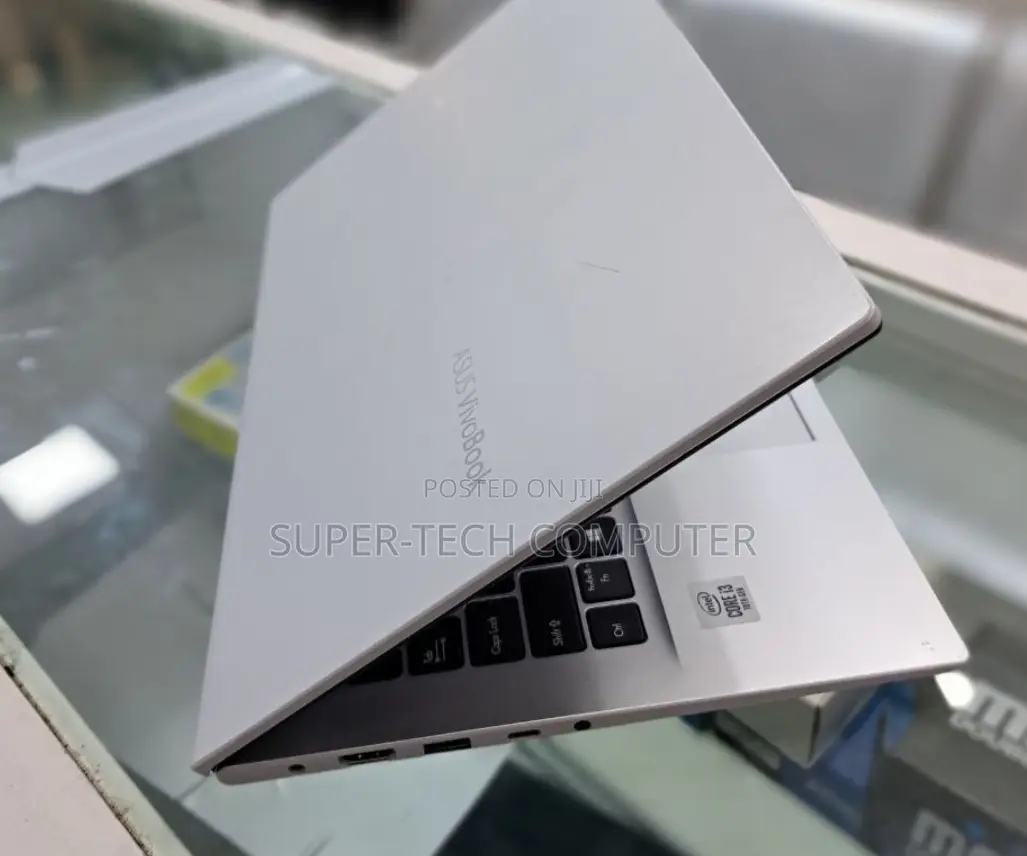 New Laptop Asus VivoBook 15 X505BA 8GB Intel Core I3 SSD 256GB