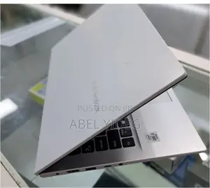 New Laptop Asus VivoBook V551LA 8GB Intel Core I3 SSD 256GB