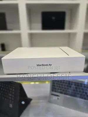 New Laptop Apple MacBook Air 2022 M2 8GB Apple M2 SSD 256GB