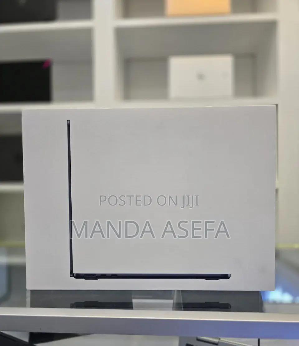 New Laptop Apple MacBook Air 2022 M2 8GB Apple M2 SSD 256GB