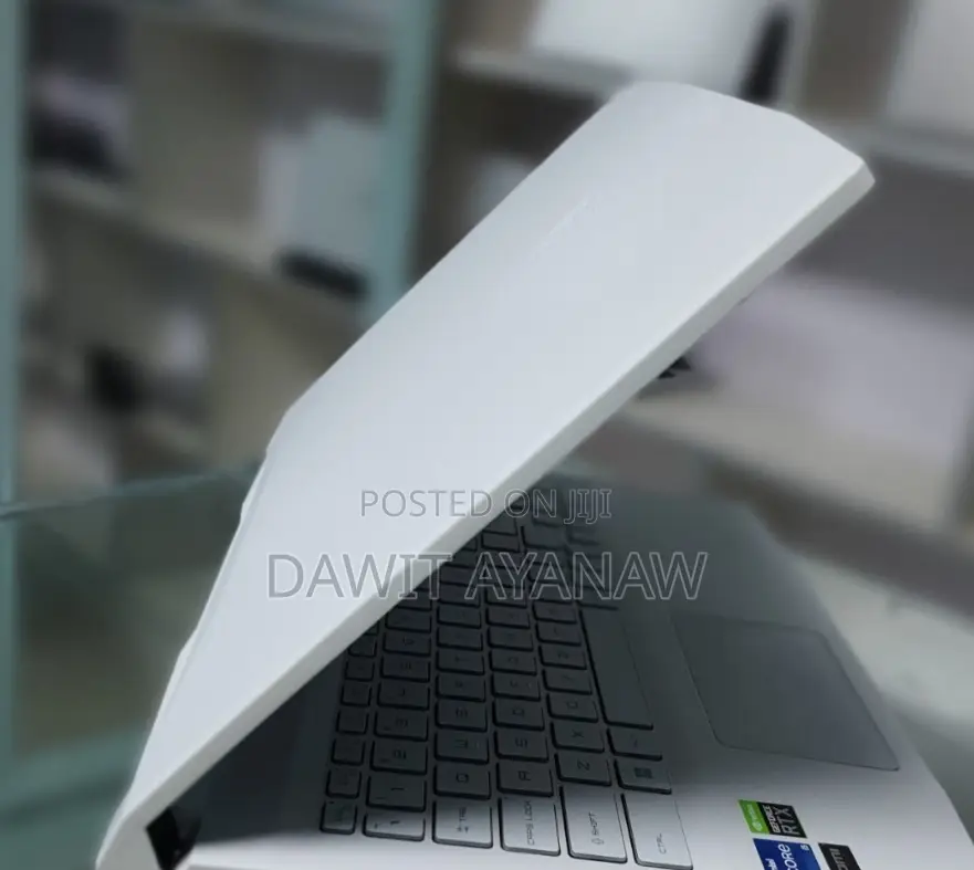 New Laptop MSI 16GB Intel Core I5 SSD 512GB