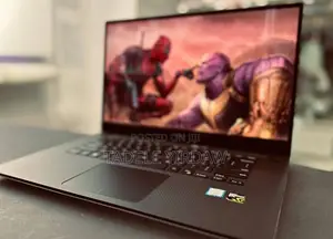 New Laptop Dell Precision 15 3520 16GB Intel Core I7 SSD 512GB