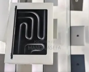 New Laptop Apple MacBook Pro 18GB Apple M3 SSD 512GB