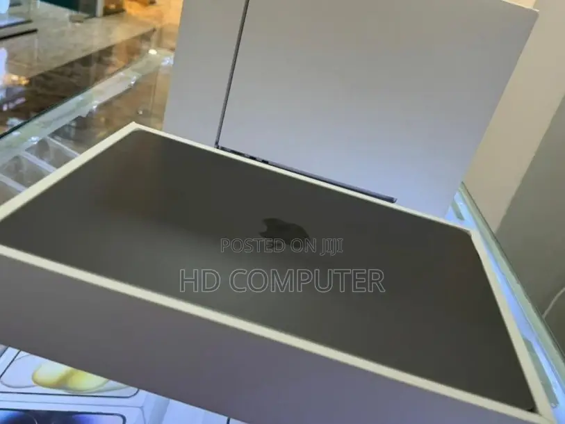 New Laptop Apple MacBook Air 2022 M2 8GB Intel Core I7 SSD 256GB