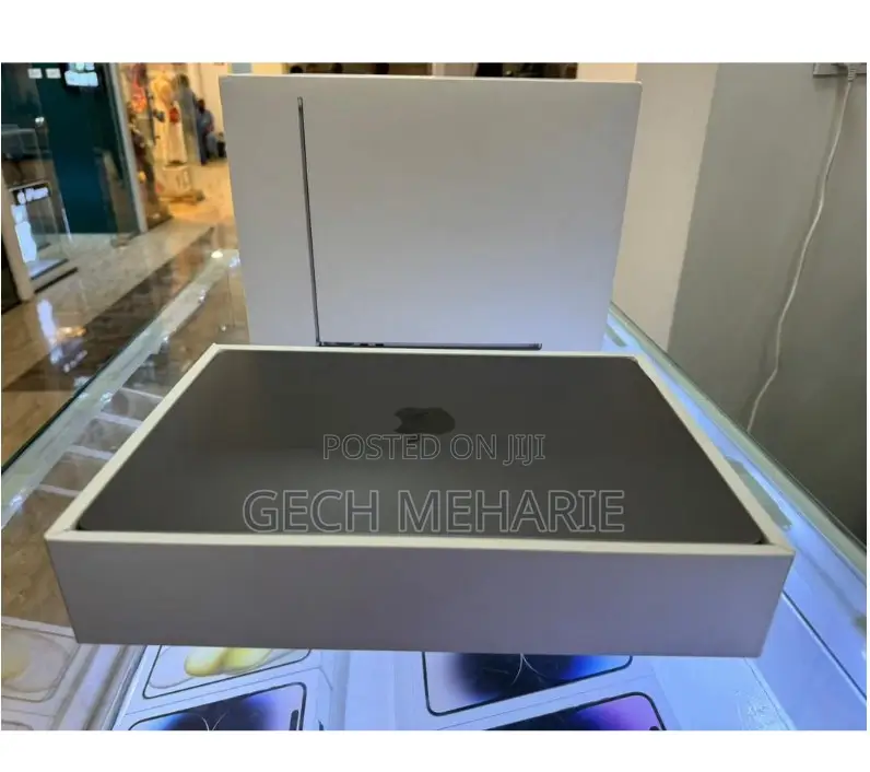 New Laptop Apple MacBook Air 2022 M2 8GB Apple M2 SSD 256GB