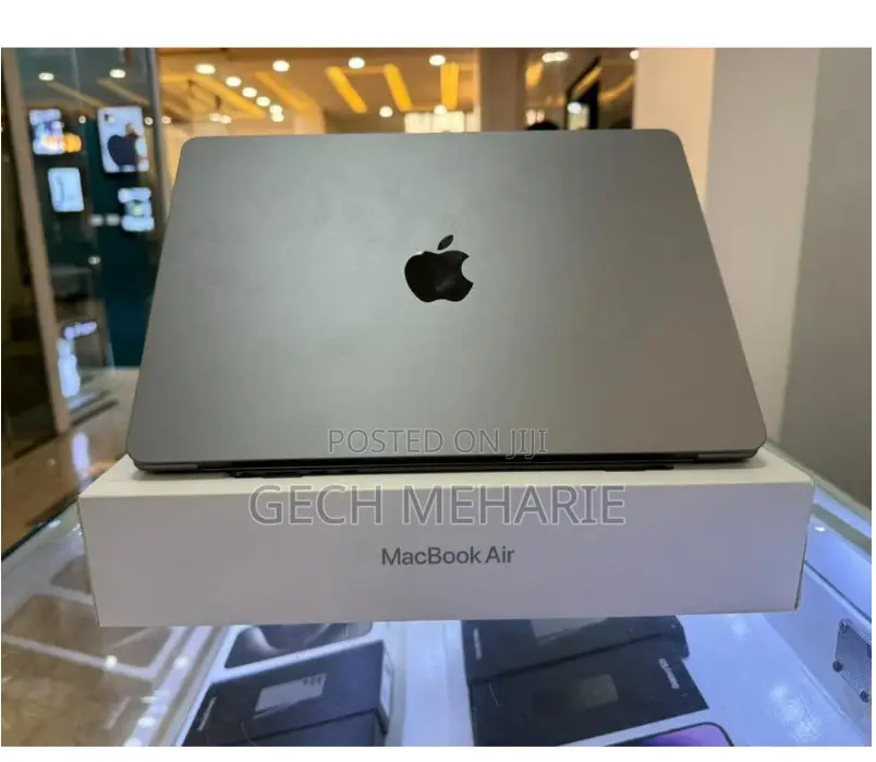 New Laptop Apple MacBook Air 2022 M2 8GB Apple M2 SSD 256GB