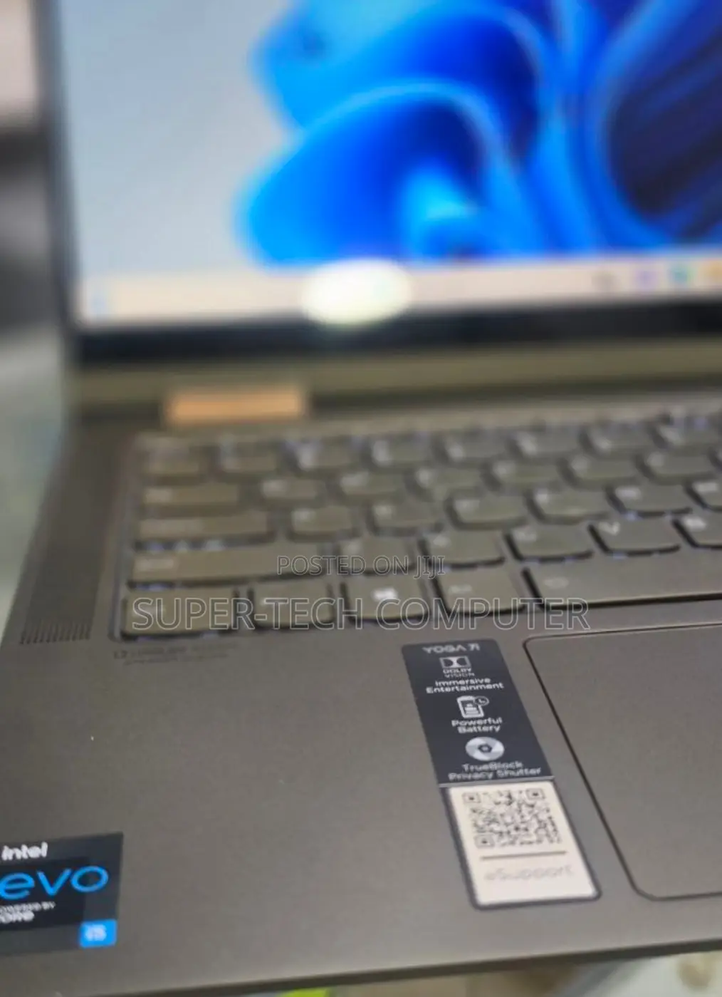 New Laptop Lenovo Yoga 710 12GB Intel Core I5 SSD 512GB