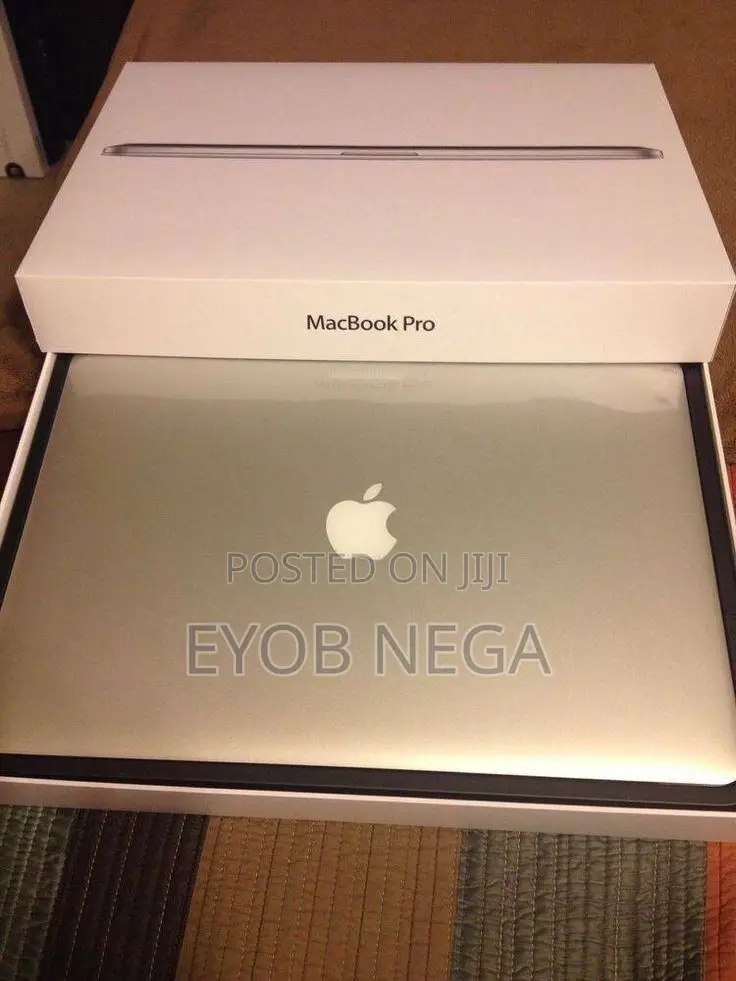 New Laptop Apple MacBook Pro 2010 4GB Intel HDD 320GB