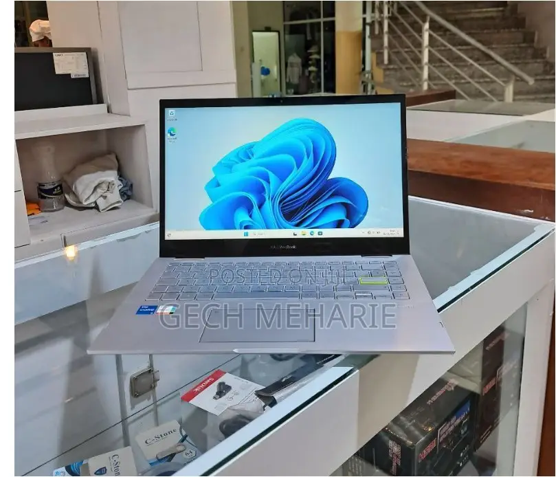 New Laptop Asus VivoBook 15 X505BA 8GB Intel Core I5 SSD 512GB