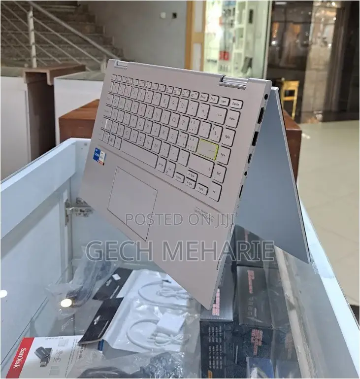 New Laptop Asus VivoBook 15 X505BA 8GB Intel Core I5 SSD 512GB