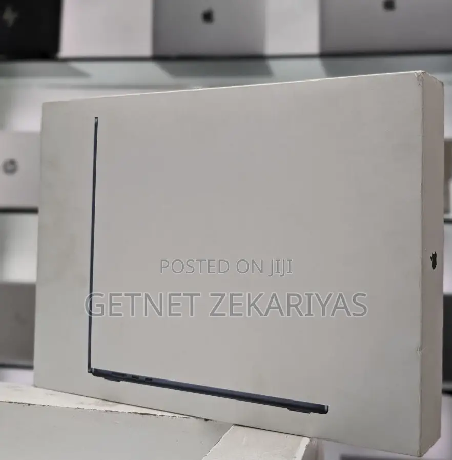 New Laptop Apple MacBook Air 2022 M2 8GB Apple M2 SSD 512GB