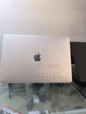 New Laptop Apple MacBook Pro M1 8GB Apple M1 Pro SSD 256GB