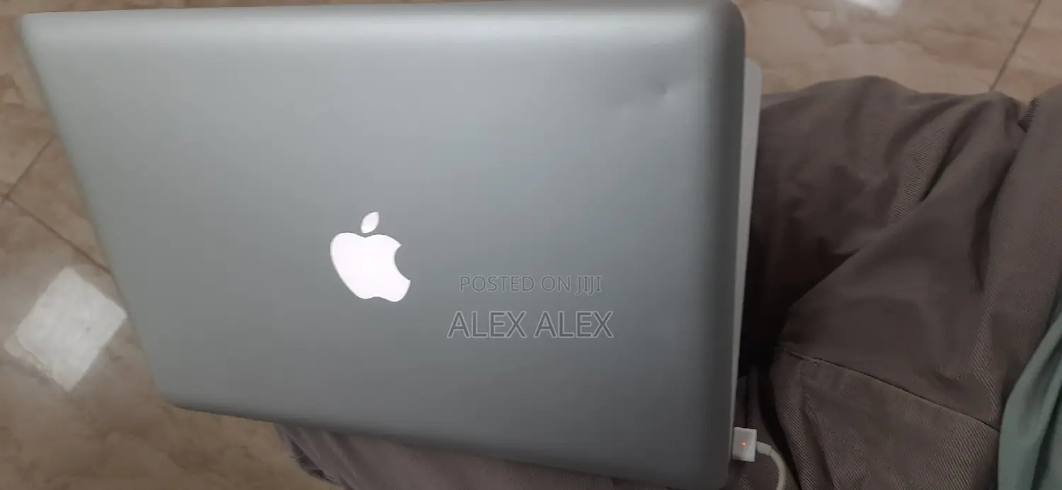 Laptop Apple MacBook 4GB Intel Core I5 HDD+SSD 500GB