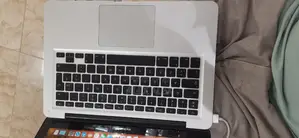 Laptop Apple MacBook 4GB Intel Core I5 HDD+SSD 500GB