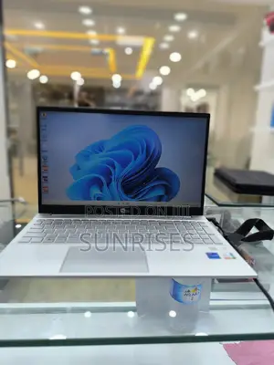 Photo - New Laptop HP Pavilion 15 16GB Intel Core I7 SSD 512GB