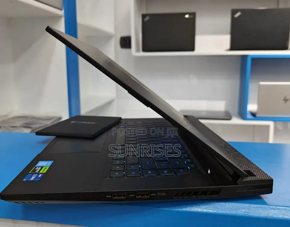 New Laptop Gigabyte AERO 15 8GB Intel Core I5 SSD 512GB