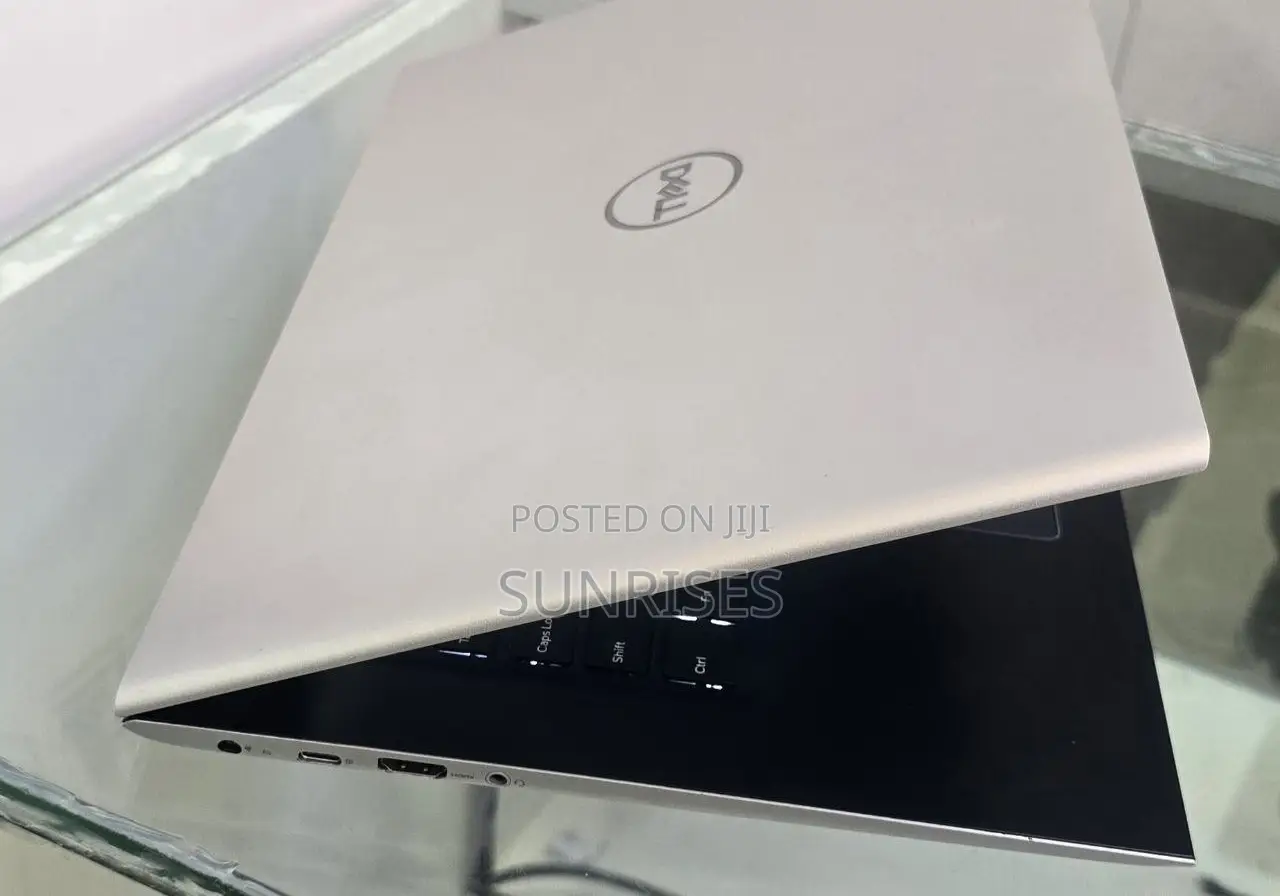 New Laptop Dell Vostro DVCI310 16GB Intel Core I7 SSD 512GB