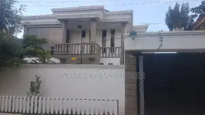 5bdrm House in አያት የአያት ቤቶች በደንብ, Yeka for sale