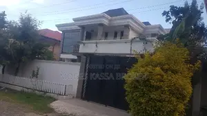 5bdrm House in አያት የአያት ቤቶች በደንብ, Yeka for sale