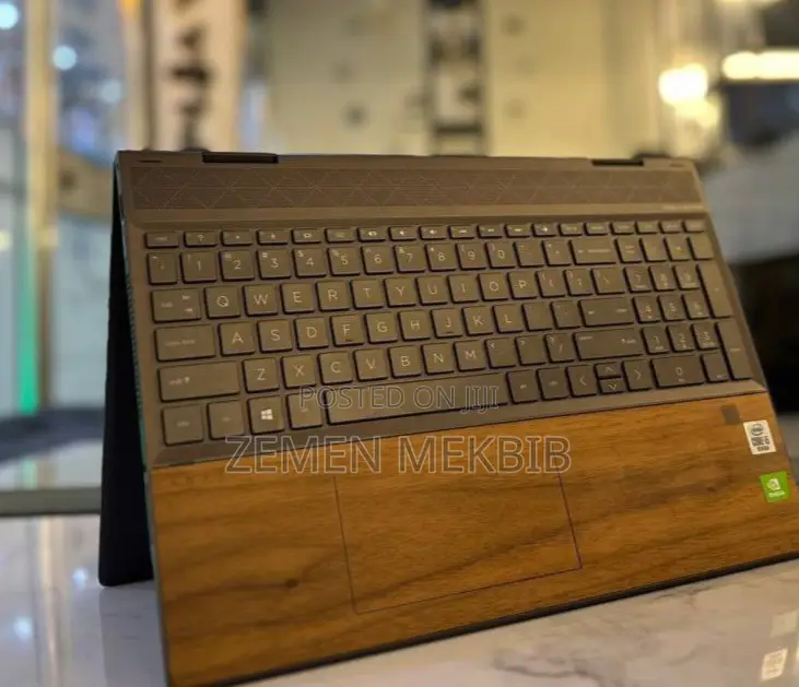 New Laptop HP Envy X360 8GB Intel Core I5 SSD 1T