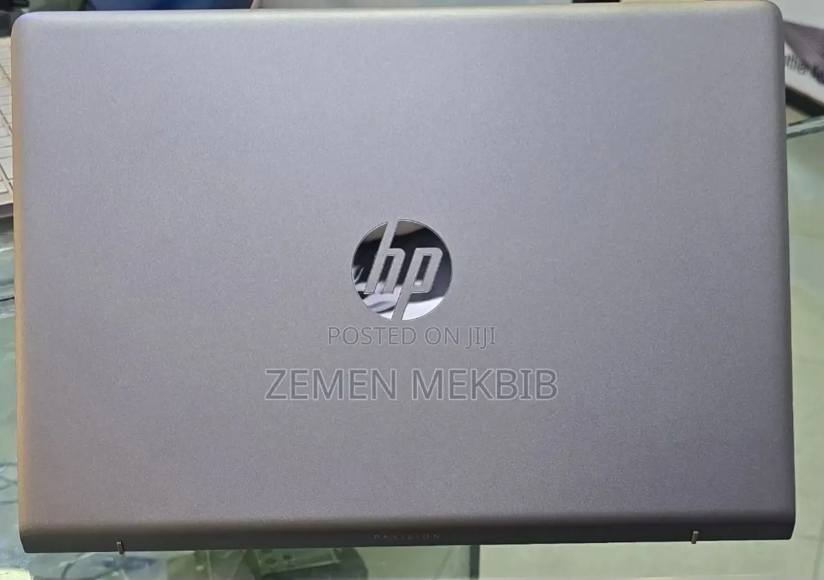 New Laptop Apple MacBook Air 2022 M2 8GB Intel Core I7 SSD 256GB