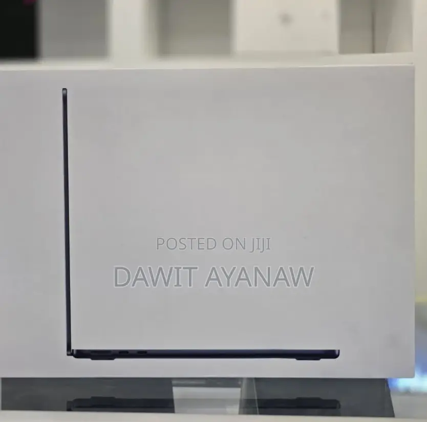 New Laptop Apple MacBook Pro M1 8GB Apple M2 SSD 256GB