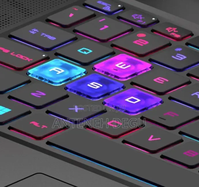 New Laptop MSI Raider GE76 12UGS 32GB Intel Core I9 SSD 2T