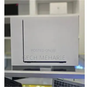 New Laptop Apple MacBook Air 2022 M2 16GB SSD 256GB