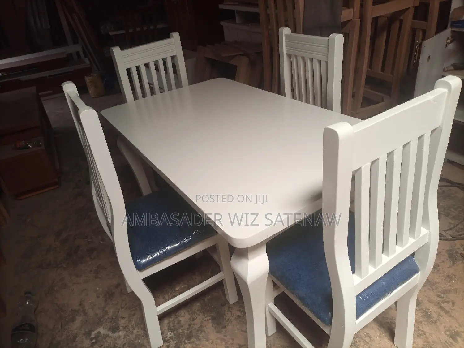 የመመገቢያ ጠረጴዛ