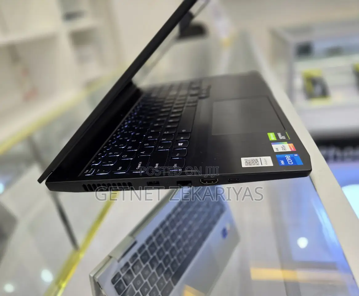 New Laptop Lenovo IdeaPad 300 8GB Intel Core I5 SSD 256GB