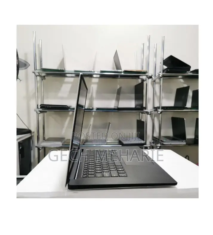 New Laptop Dell Precision 5530 16GB Intel Core I7 SSD 512GB