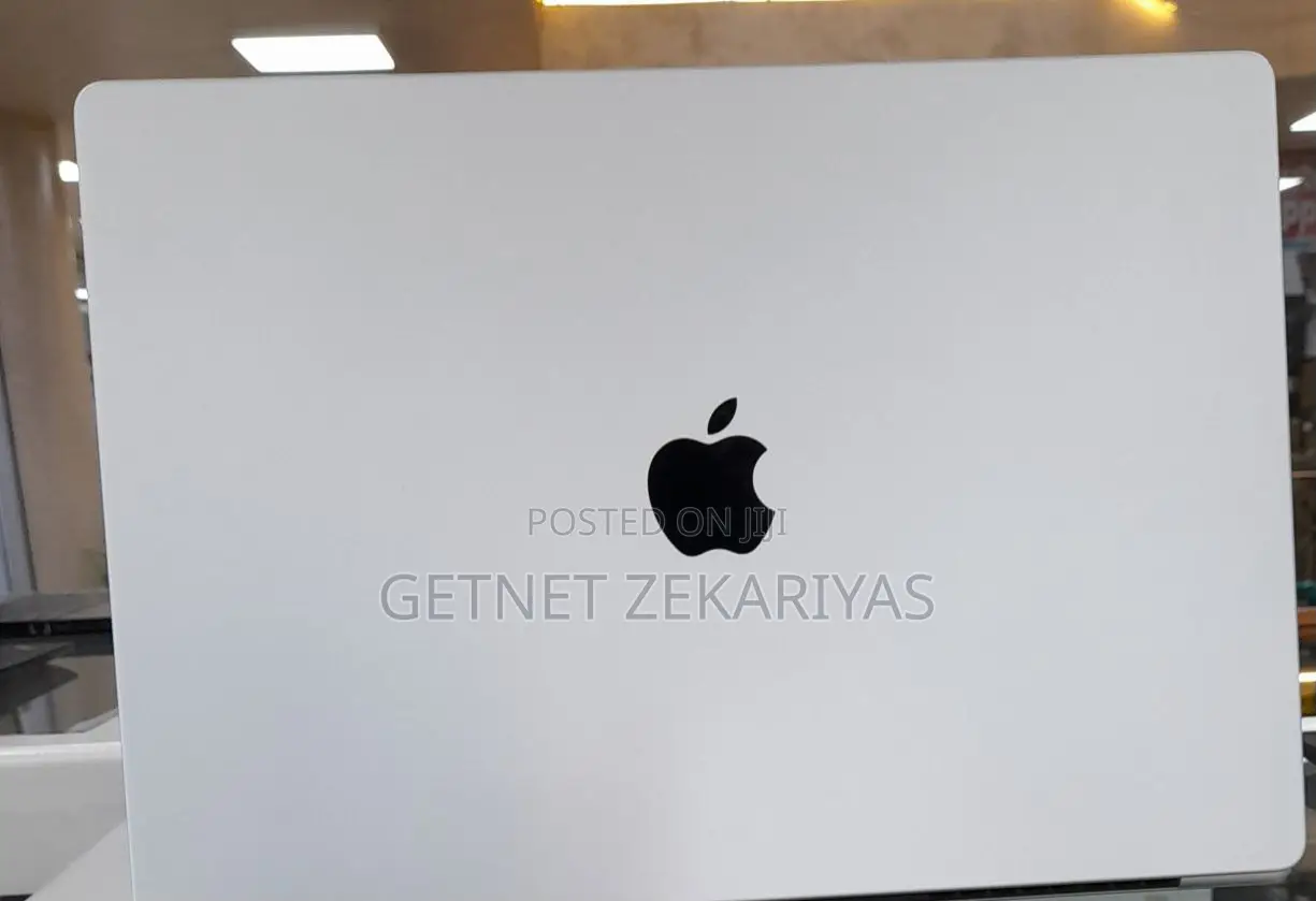 New Laptop Apple MacBook Pro M1 16GB Apple M1 Pro SSD 512GB