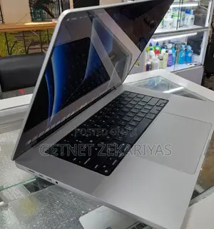 New Laptop Apple MacBook Pro M1 16GB Apple M1 Pro SSD 512GB