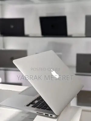 New Laptop Apple MacBook Air 2017 8GB Intel Core I7 SSD 256GB