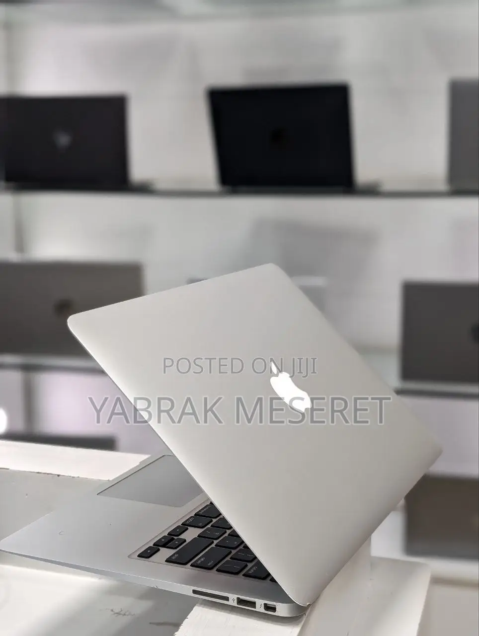 New Laptop Apple MacBook Air 2017 8GB Intel Core I7 SSD 256GB