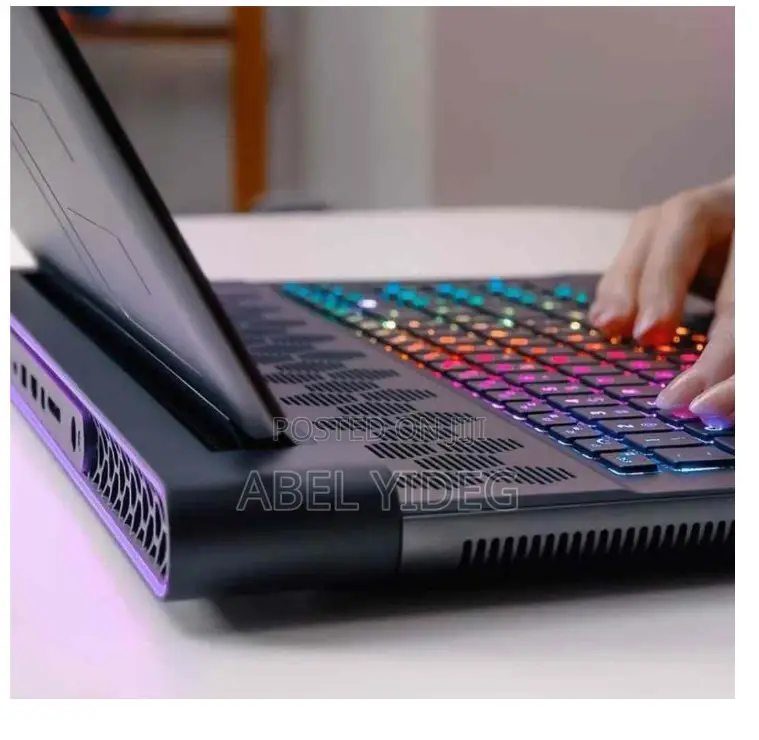 New Laptop Alienware M17x R2 16GB Intel Core I9 SSD 1T