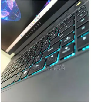 New Laptop Alienware M17x R2 16GB Intel Core I9 SSD 1T