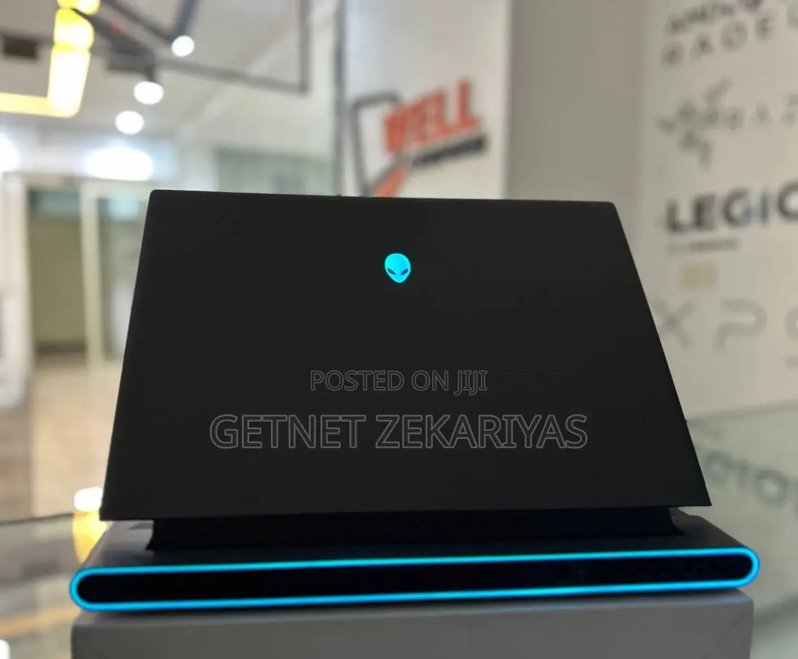 New Laptop Alienware M17x R2 16GB Intel Core I9 SSD 1T