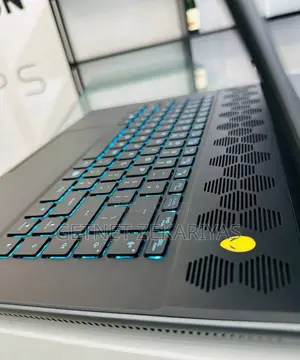 New Laptop Alienware M17x R2 16GB Intel Core I9 SSD 1T