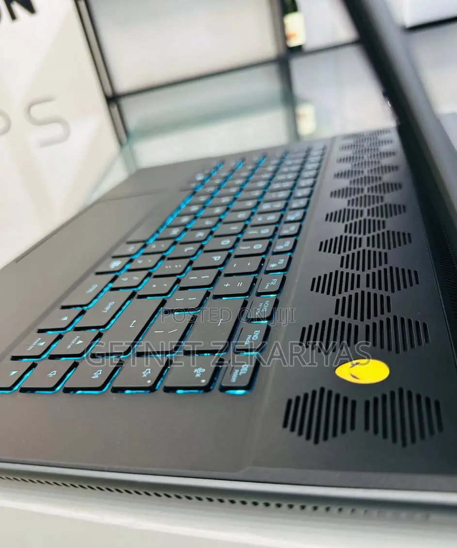 New Laptop Alienware M17x R2 16GB Intel Core I9 SSD 1T