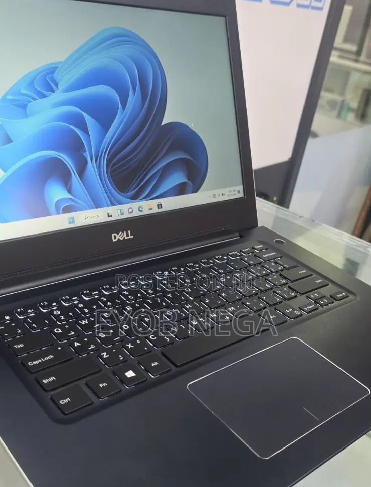 New Laptop Dell Vostro 15 3000 16GB Intel Core I7 SSD 512GB