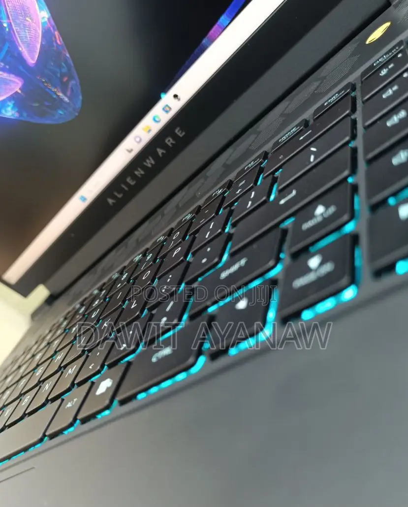 New Laptop Alienware M17x R2 16GB Intel Core I7 SSD 1T