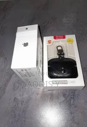 Photo - Airpods Pro and Case