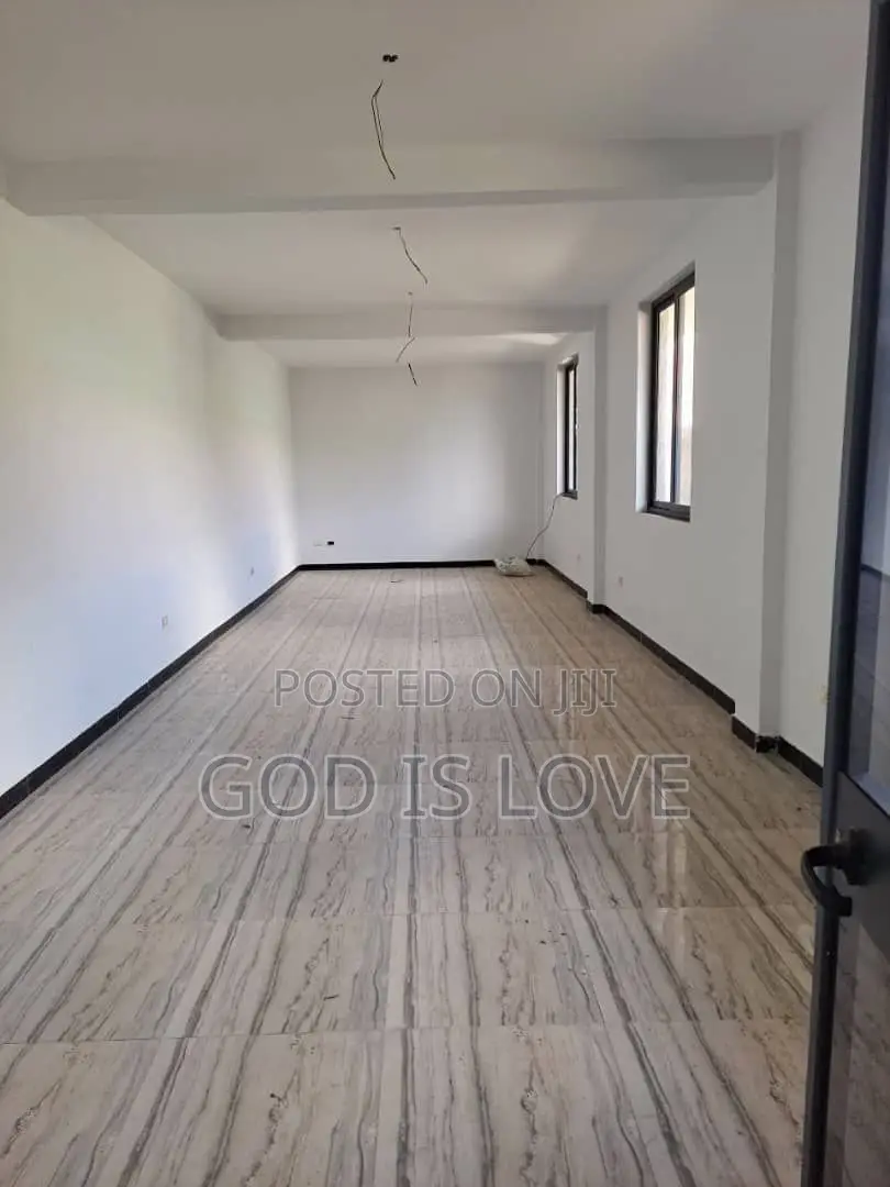 ለሺያጭ የቀረበ መጋዘን ጋርመት ሰፈራ ኢንዳስትሪ ሰፈር .