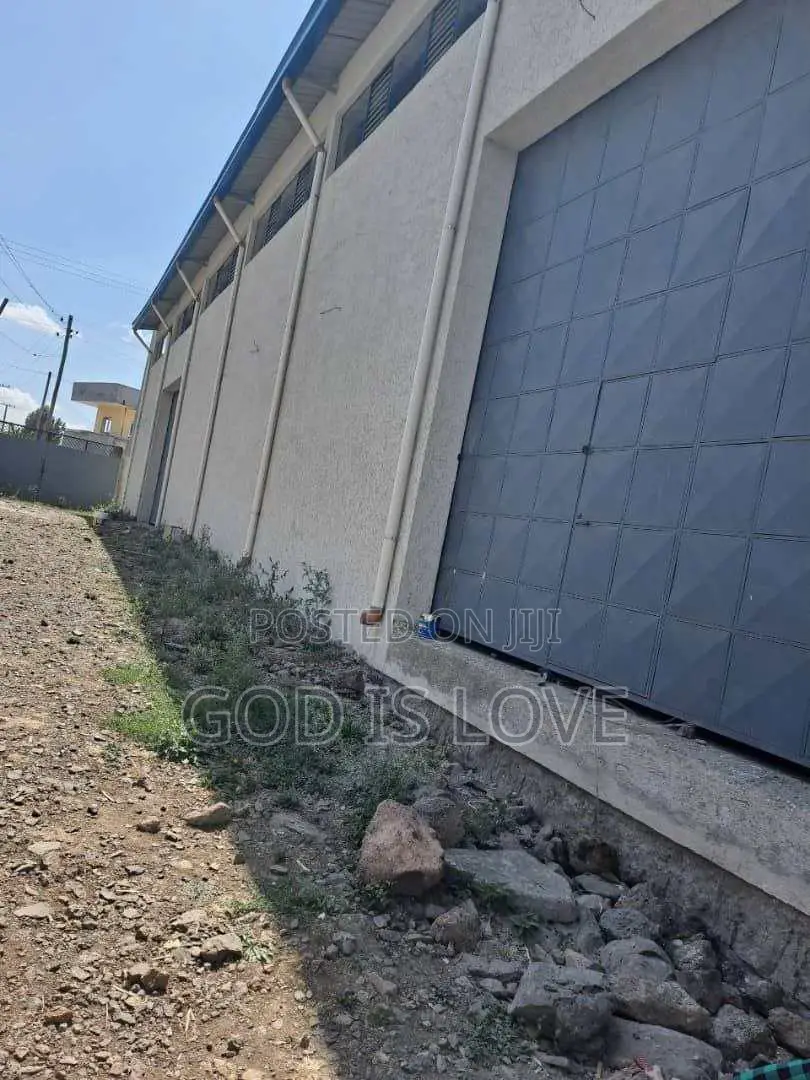 ለሺያጭ የቀረበ መጋዘን ጋርመት ሰፈራ ኢንዳስትሪ ሰፈር .