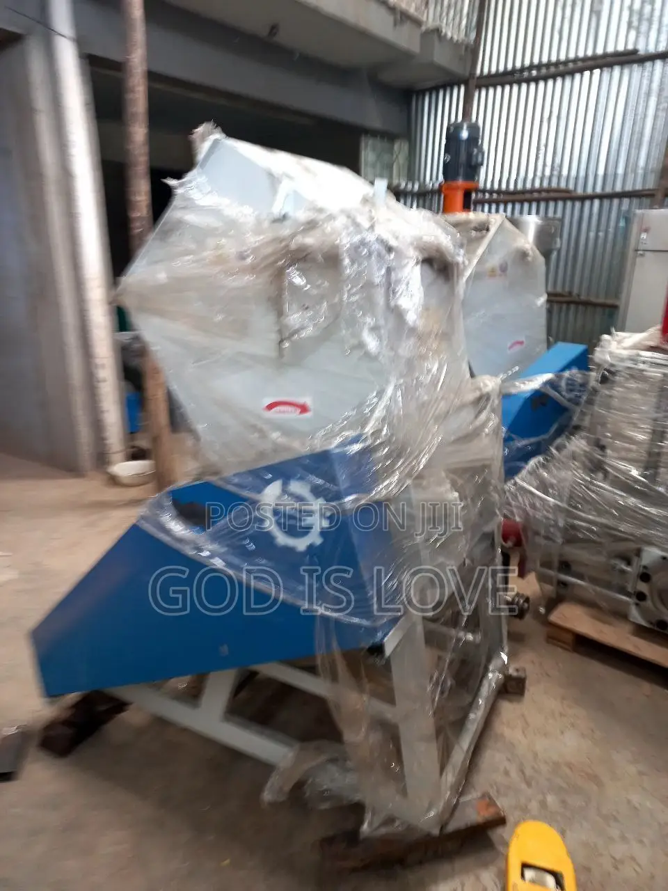 የሚሸጥ መፍጫ ማሽን 22kw የቻይና ስሪት በስራ ላይ ያለ S