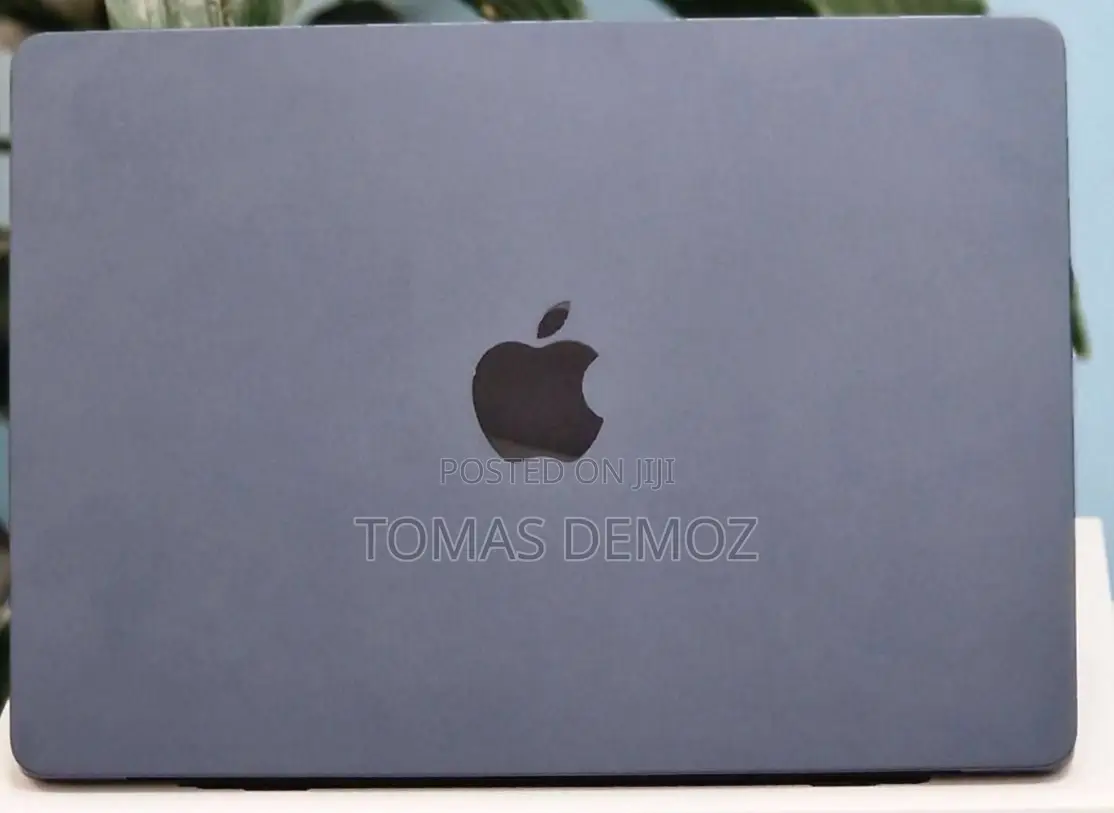 New Laptop Apple MacBook Air 2023 M2 8GB Apple M2 SSD 256GB