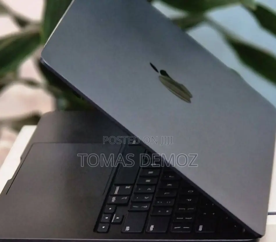 New Laptop Apple MacBook Air 2023 M2 8GB Apple M2 SSD 256GB