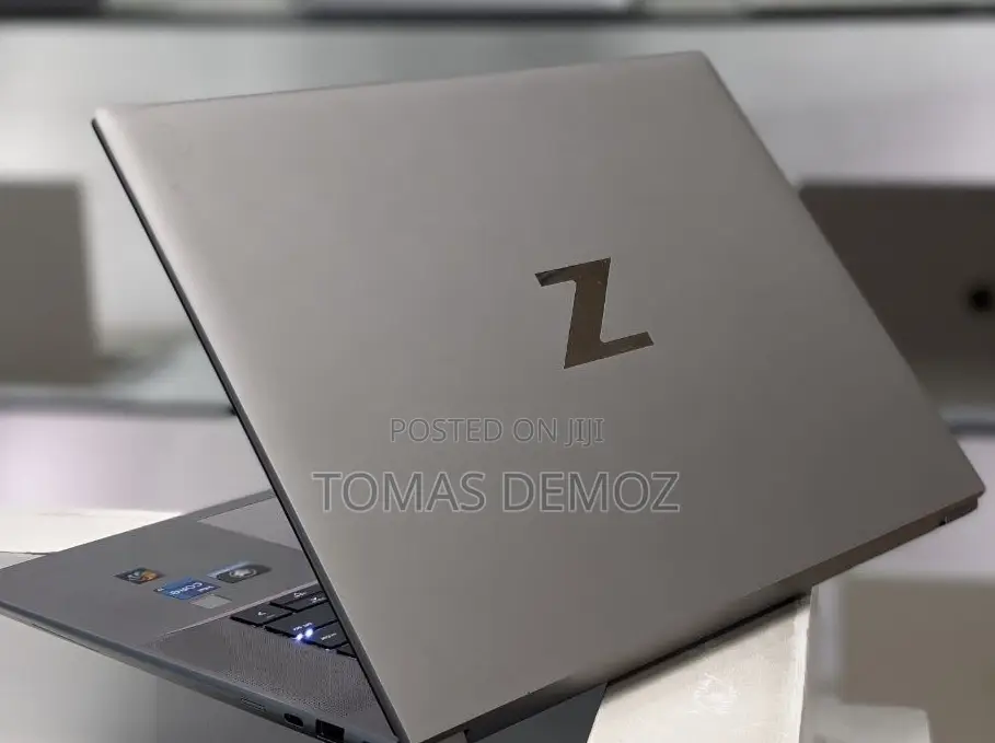 New Laptop HP ZBook Firefly 16inch G9 16GB Intel Core I7 SSD 512GB