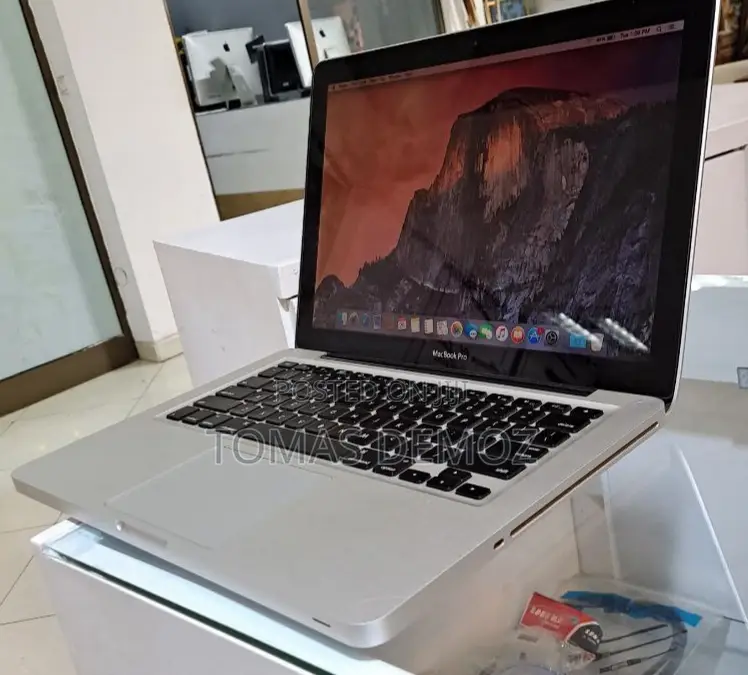 New Laptop Apple MacBook Pro 2012 8GB Intel Core I5 SSD 320GB